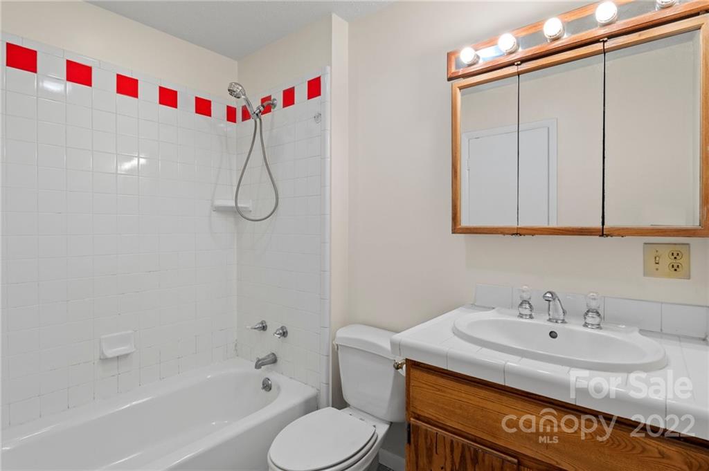 13 Pinehurst Road Asheville NC 28805