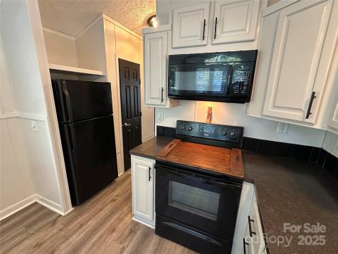 114 Meadowview Circle New London NC 28127