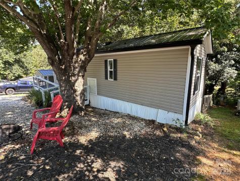 114 Meadowview Circle New London NC 28127