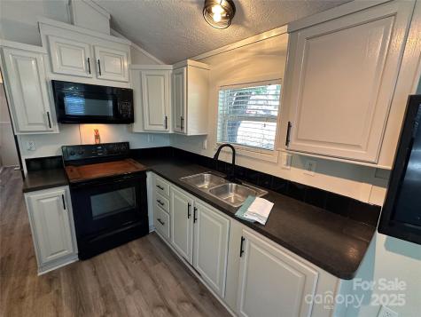 114 Meadowview Circle New London NC 28127