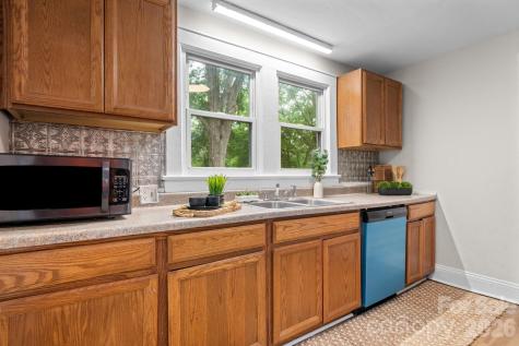 355 15th Avenue NE Hickory NC 28601