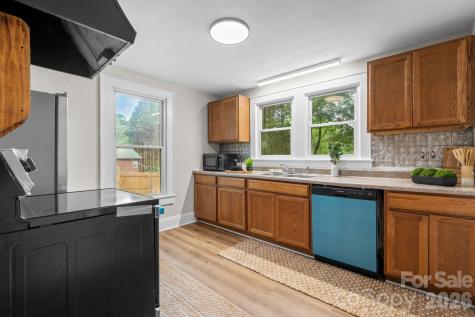 355 15th Avenue NE Hickory NC 28601