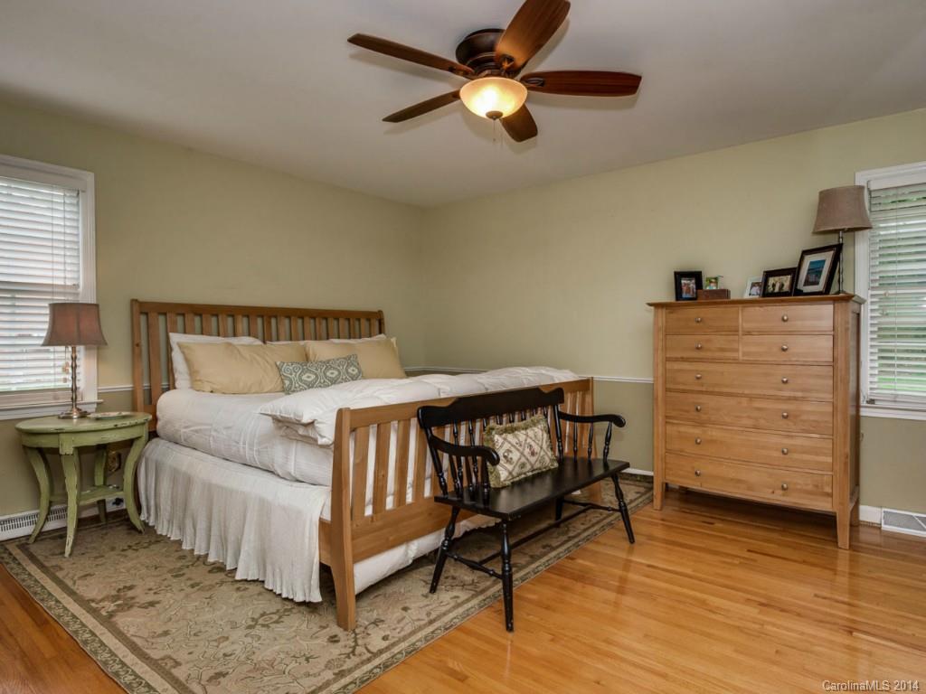 5615 Bellechasse Street Charlotte NC 28210