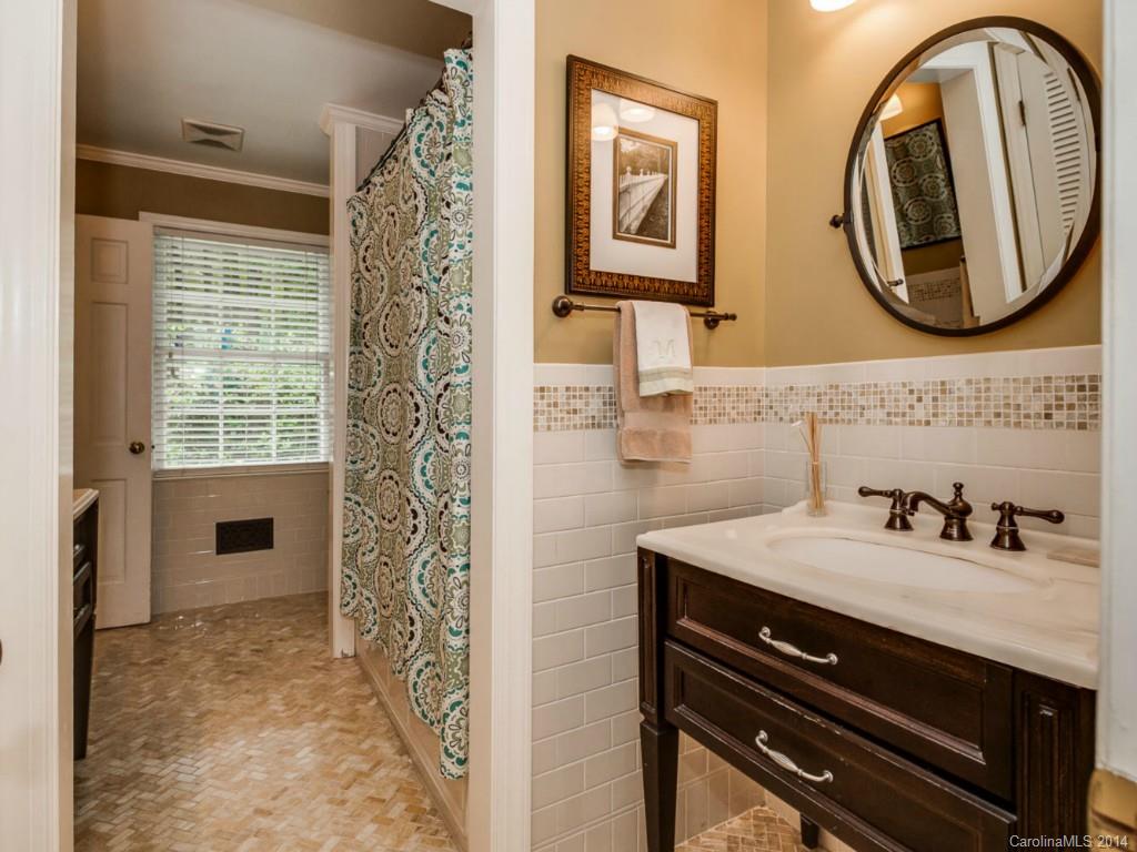 5615 Bellechasse Street Charlotte NC 28210