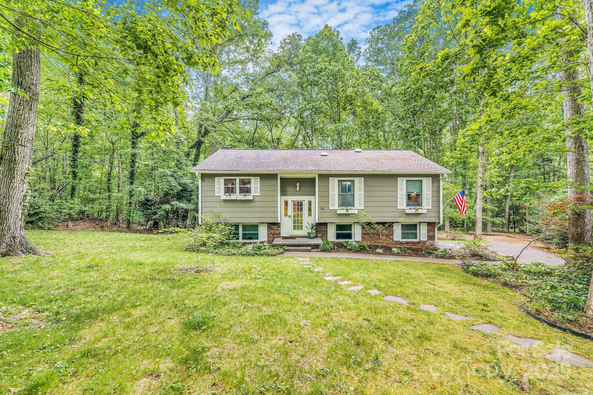 16 Jonway Court Candler NC 28715