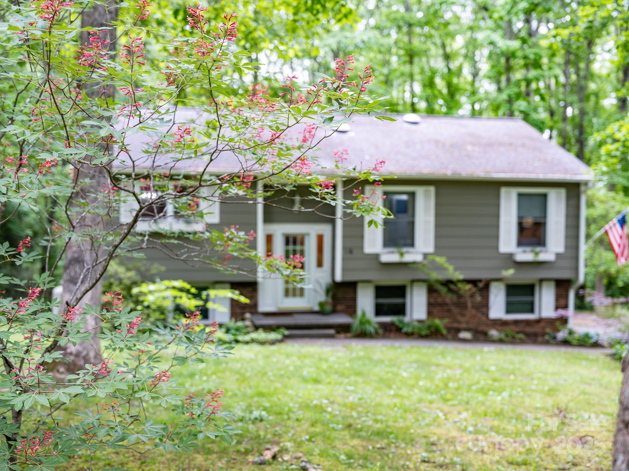 16 Jonway Court Candler NC 28715