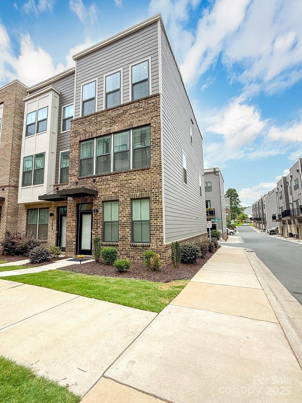 1202 Gleason Way Charlotte NC 28217