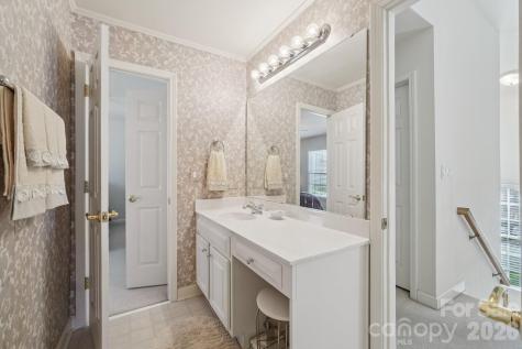 2321 Treymore Lane Charlotte NC 28262