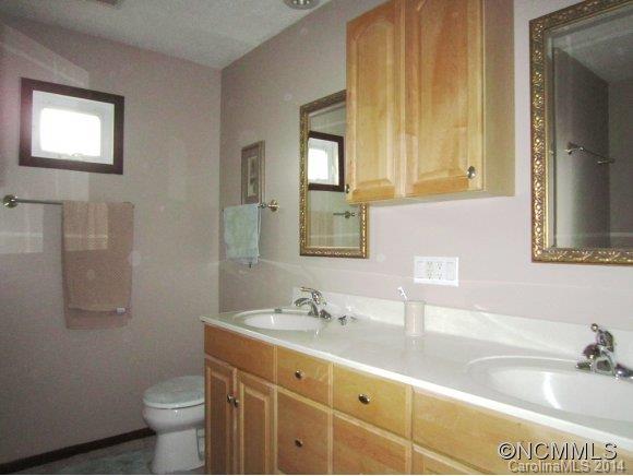 673 Justice Ridge Road Candler NC 28715