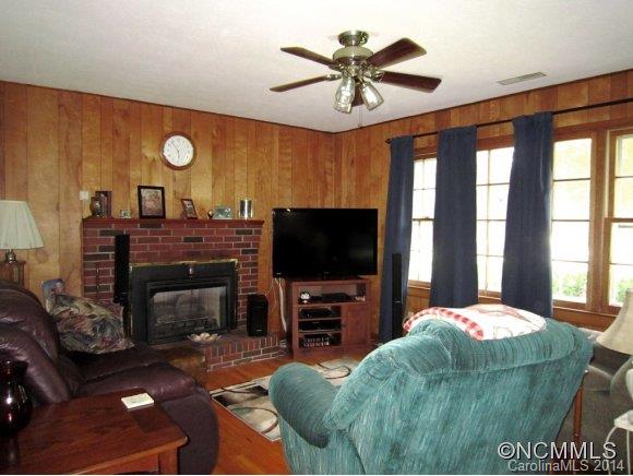 673 Justice Ridge Road Candler NC 28715