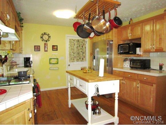 673 Justice Ridge Road Candler NC 28715