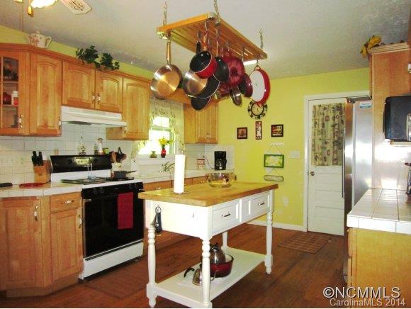 673 Justice Ridge Road Candler NC 28715