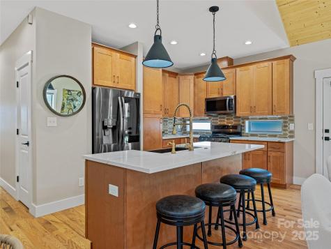 18 Destination Drive Asheville NC 28806