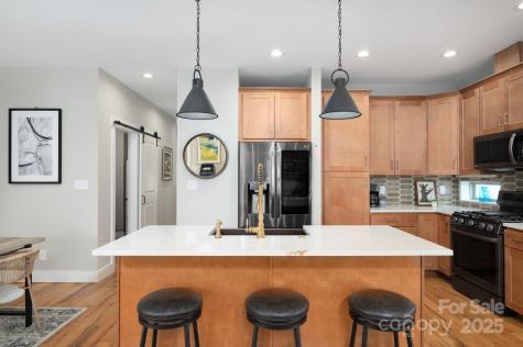 18 Destination Drive Asheville NC 28806