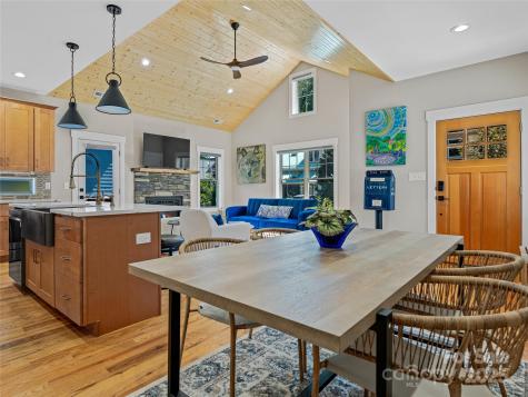 18 Destination Drive Asheville NC 28806