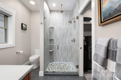 18 Destination Drive Asheville NC 28806