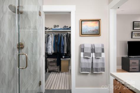 18 Destination Drive Asheville NC 28806