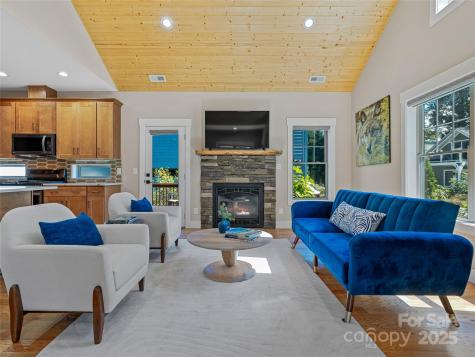 18 Destination Drive Asheville NC 28806