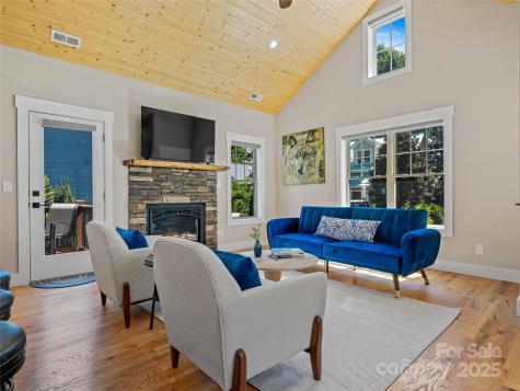 18 Destination Drive Asheville NC 28806
