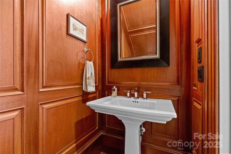 303 Hillside Avenue Charlotte NC 28209