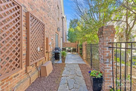 303 Hillside Avenue Charlotte NC 28209