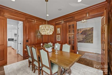 303 Hillside Avenue Charlotte NC 28209