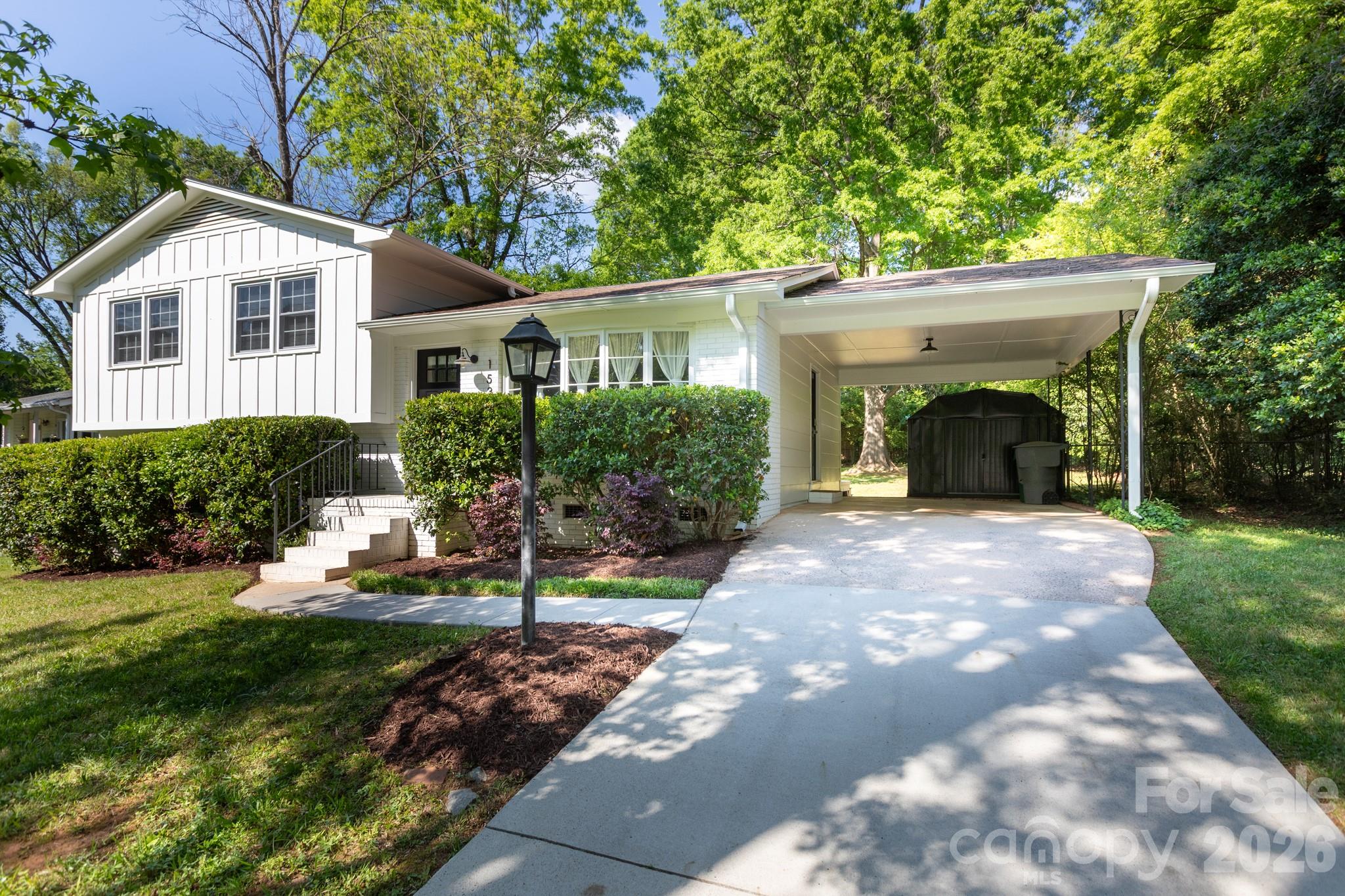 1530 Barberry Court Charlotte NC 28211