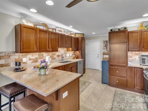 49 Kenai Trail Waynesville NC 28786