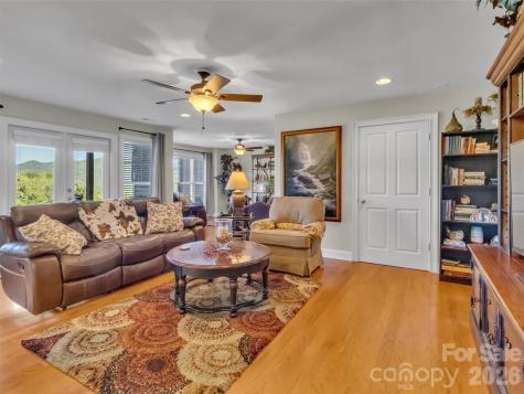 49 Kenai Trail Waynesville NC 28786