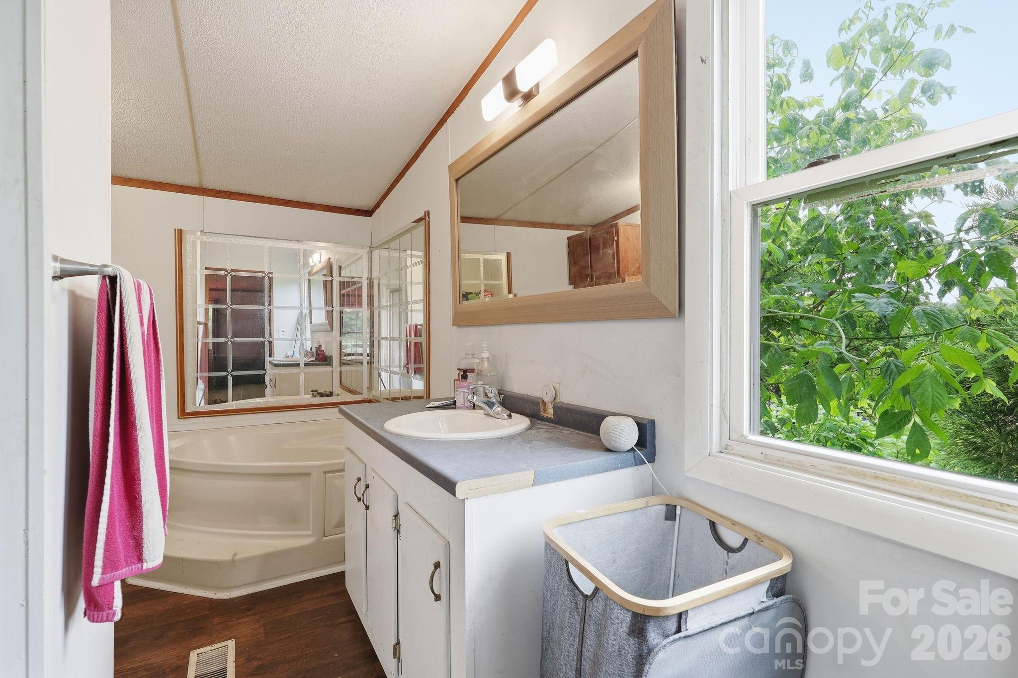 131 Vinewood Circle Asheville NC 28806