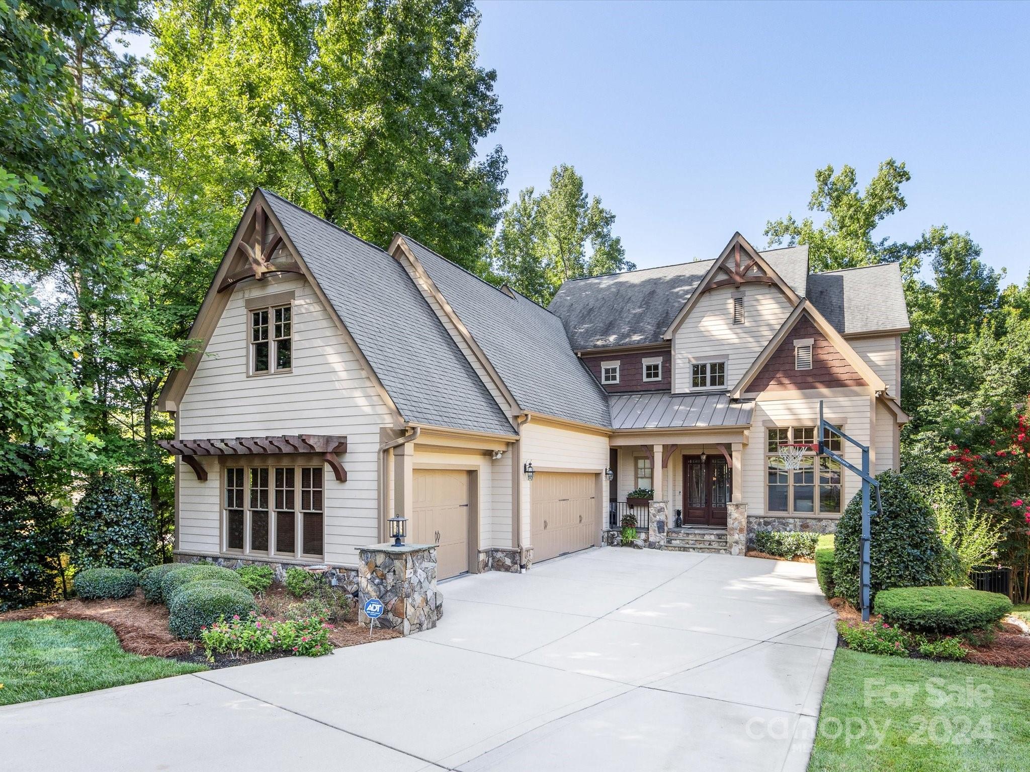 315 Wellingshire Court Matthews NC 28105