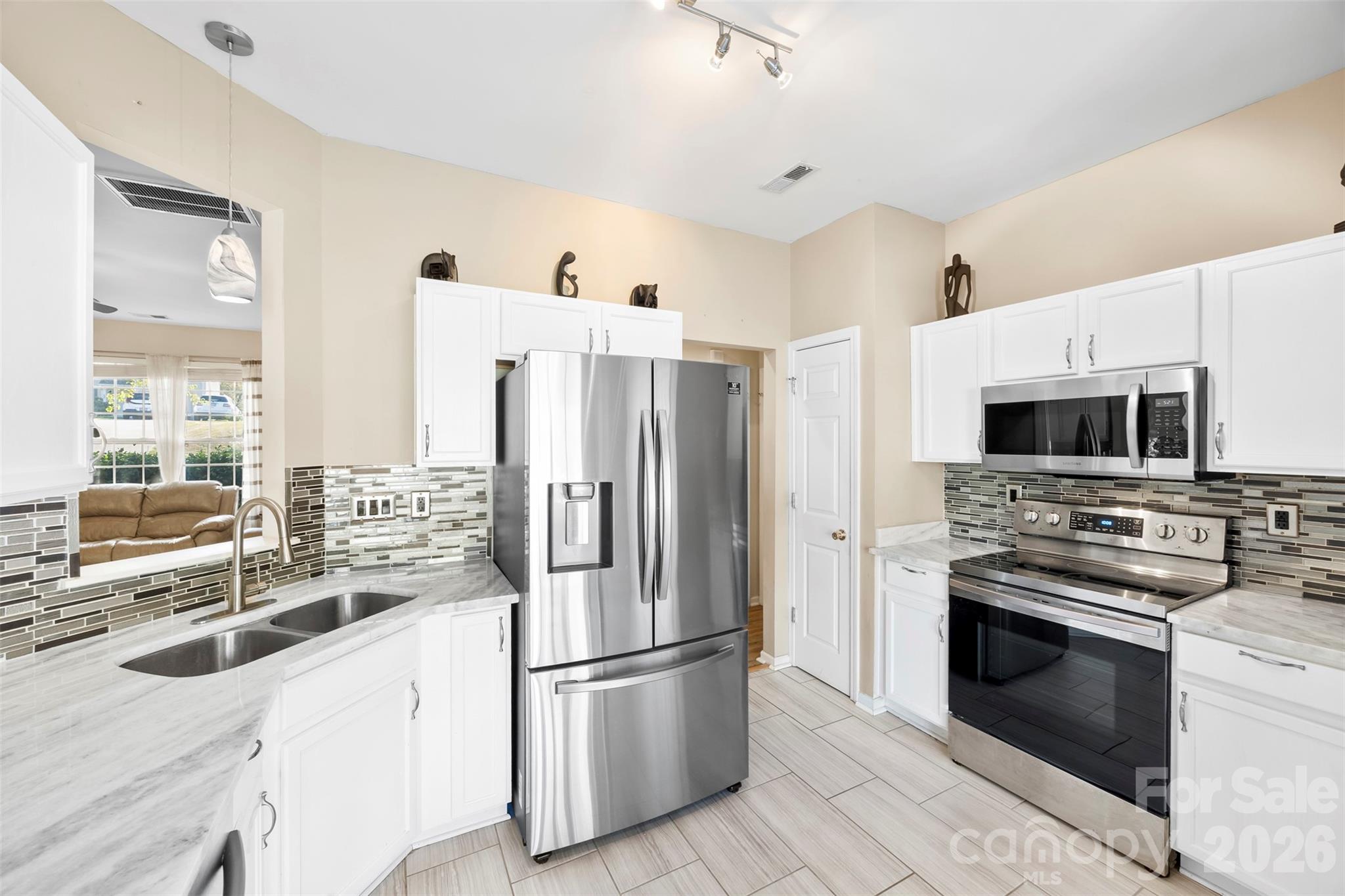 624 Cliffs Inn Circle Charlotte NC 28214