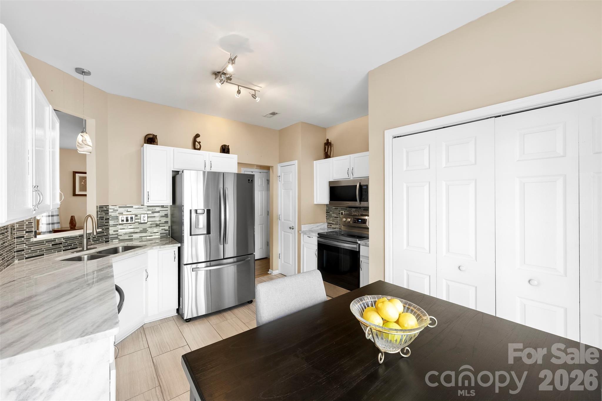 624 Cliffs Inn Circle Charlotte NC 28214