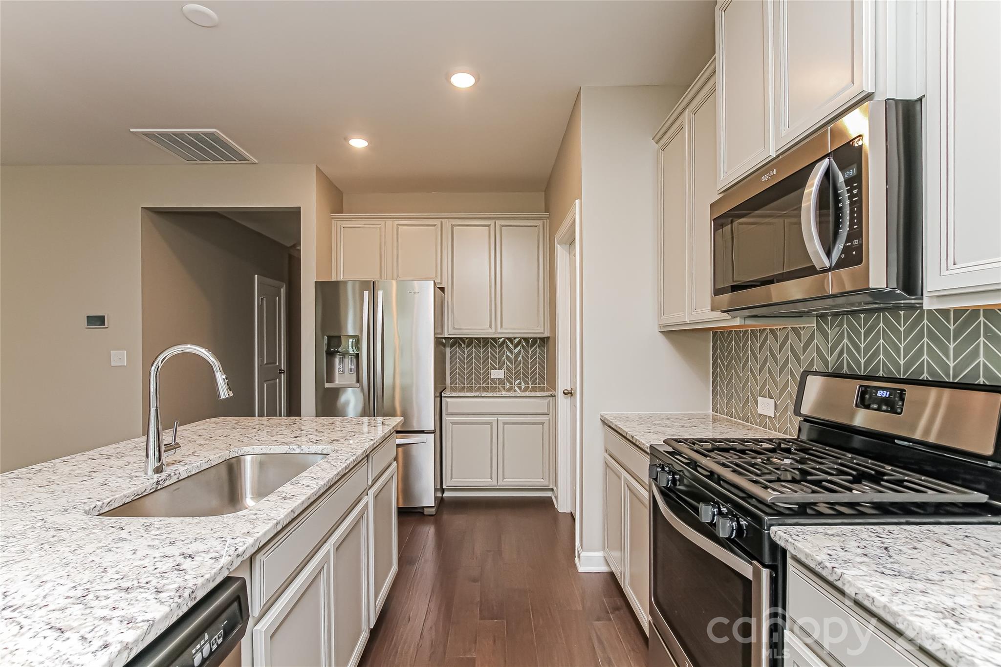 1843 Lotus Lane Denver NC 28037