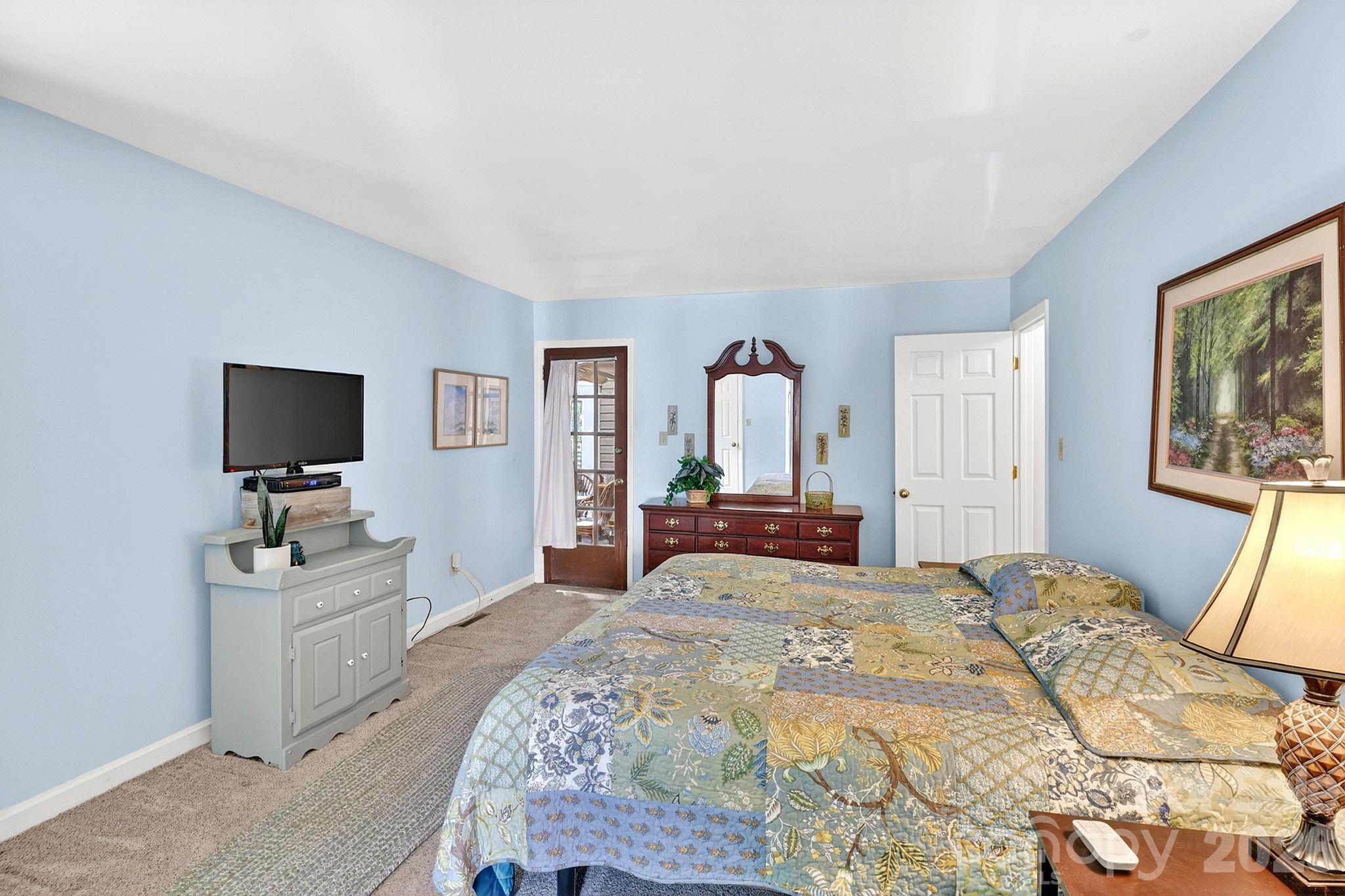 6111 Patrick Place Charlotte NC 28210