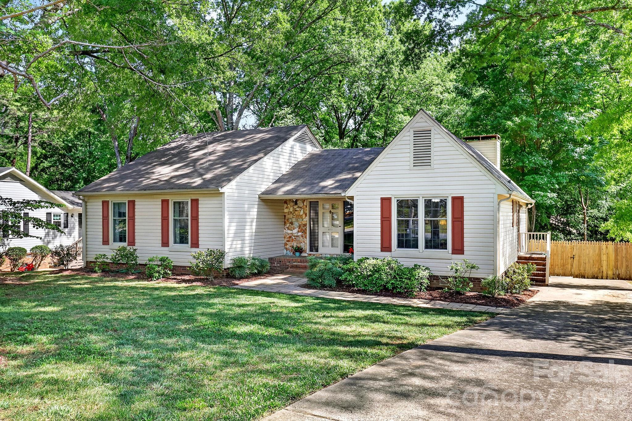 6111 Patrick Place Charlotte NC 28210