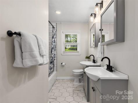 8 Bevlyn Drive Asheville NC 28803