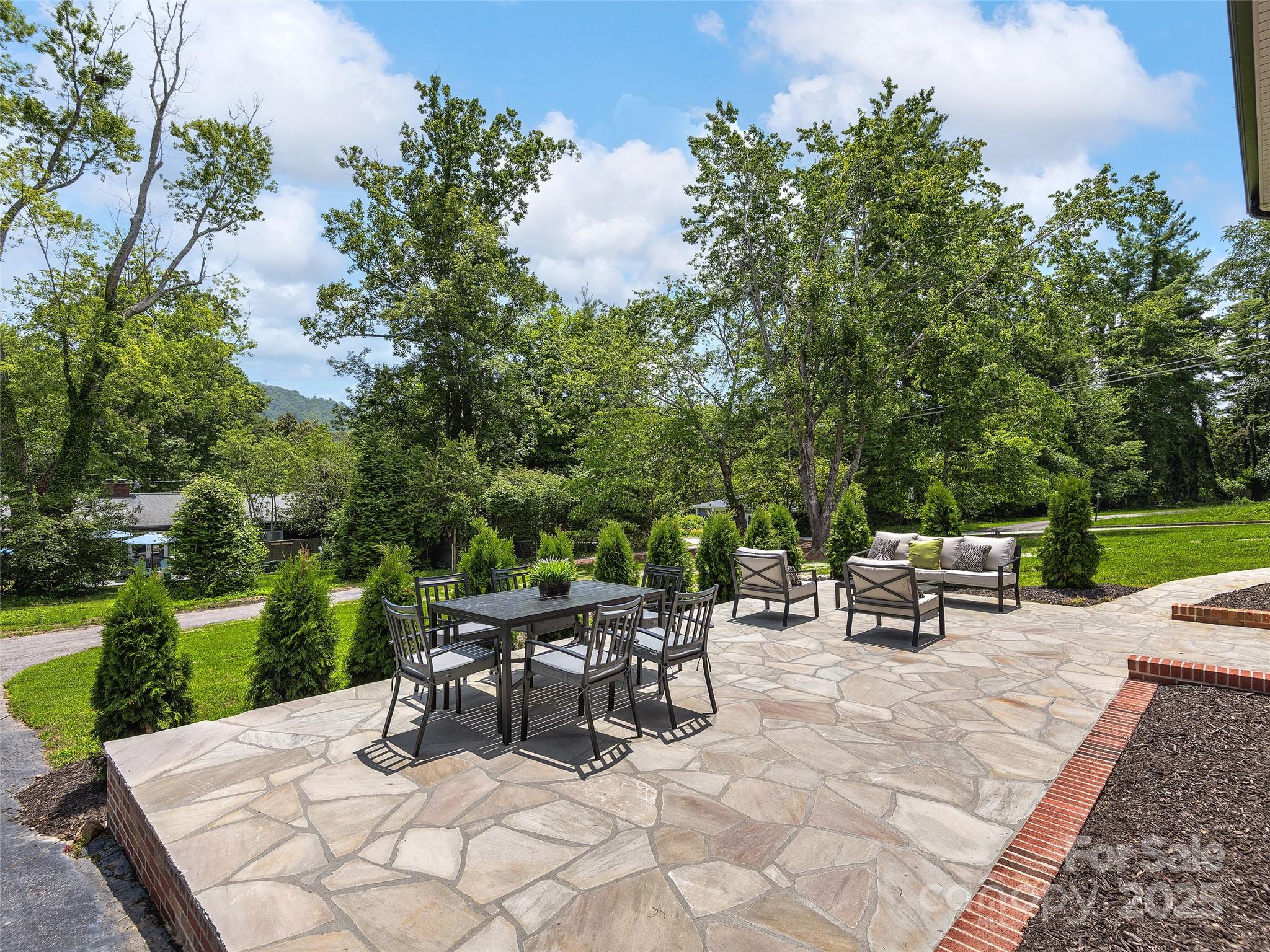 8 Bevlyn Drive Asheville NC 28803