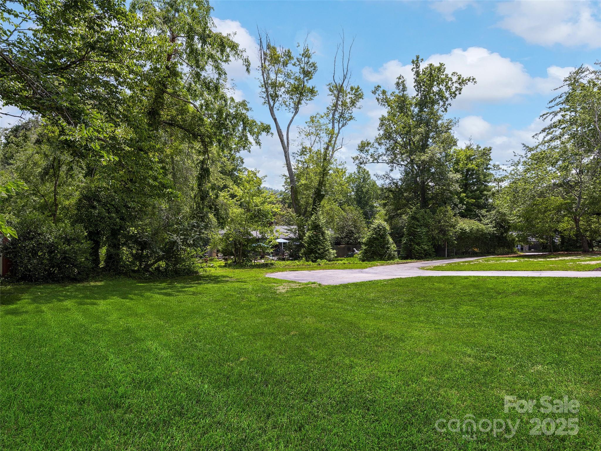 8 Bevlyn Drive Asheville NC 28803