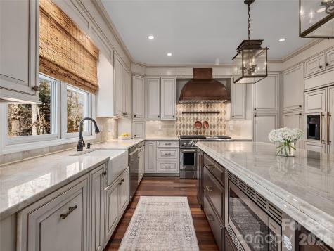 335 Red Fox Circle Asheville NC 28803