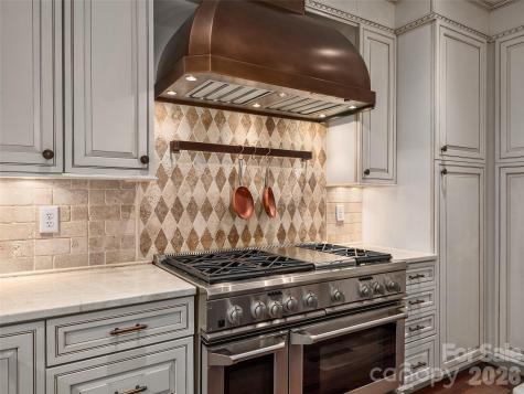 335 Red Fox Circle Asheville NC 28803