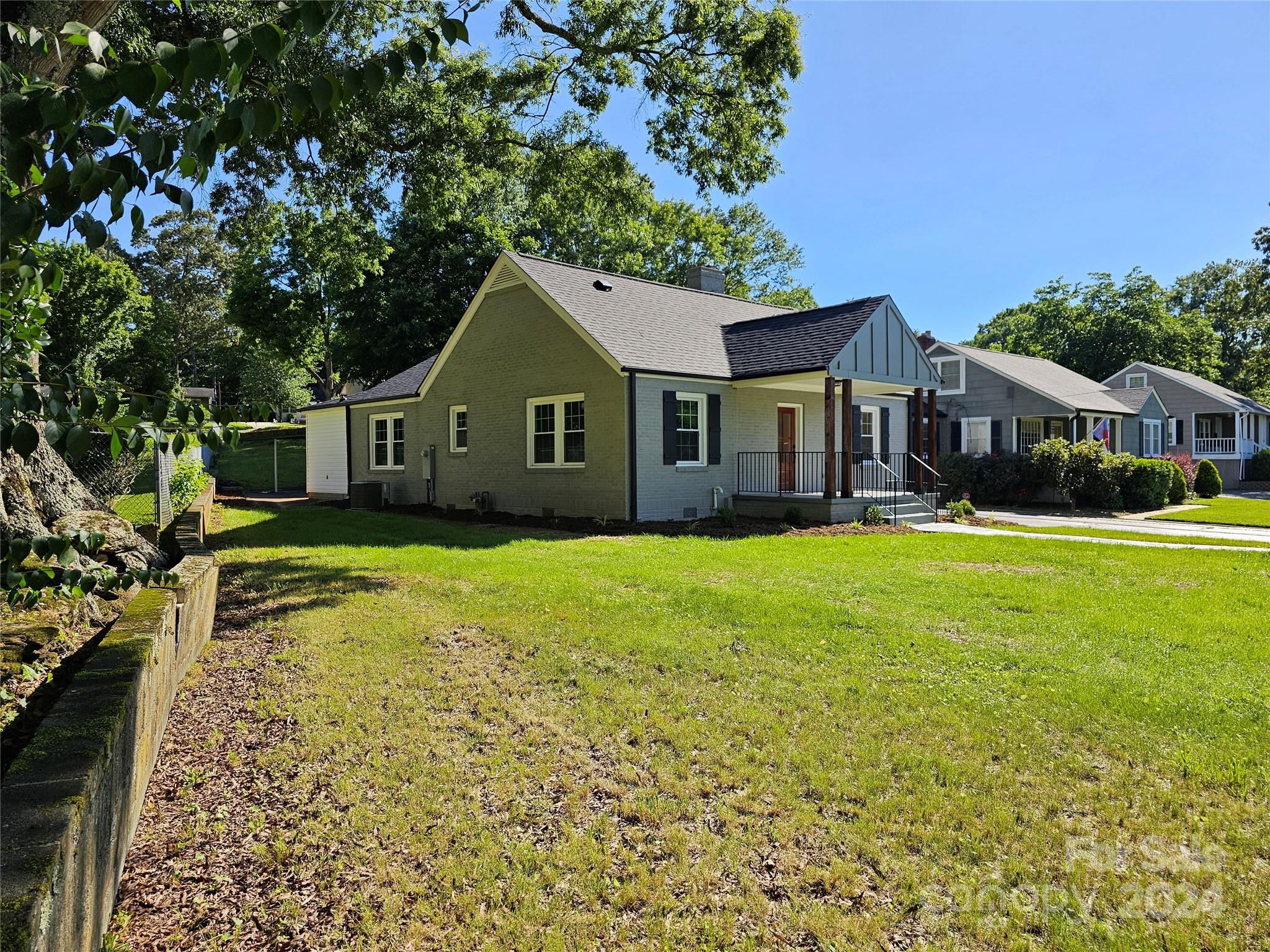 813 6th Avenue NW Hickory NC 28601