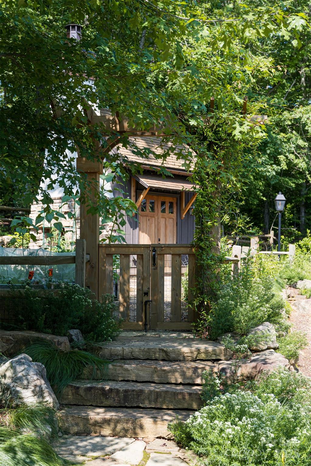 12 Fay Jones Lane Black Mountain NC 28711