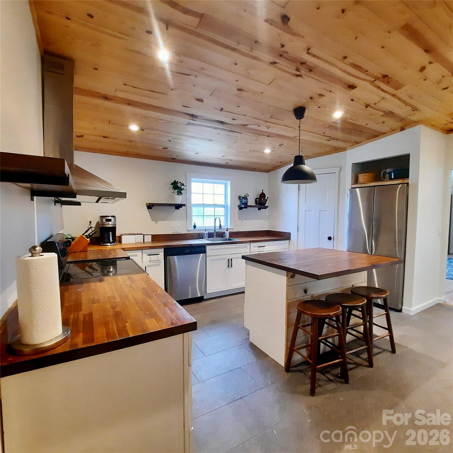 119 Grant Lane Saluda NC 28773