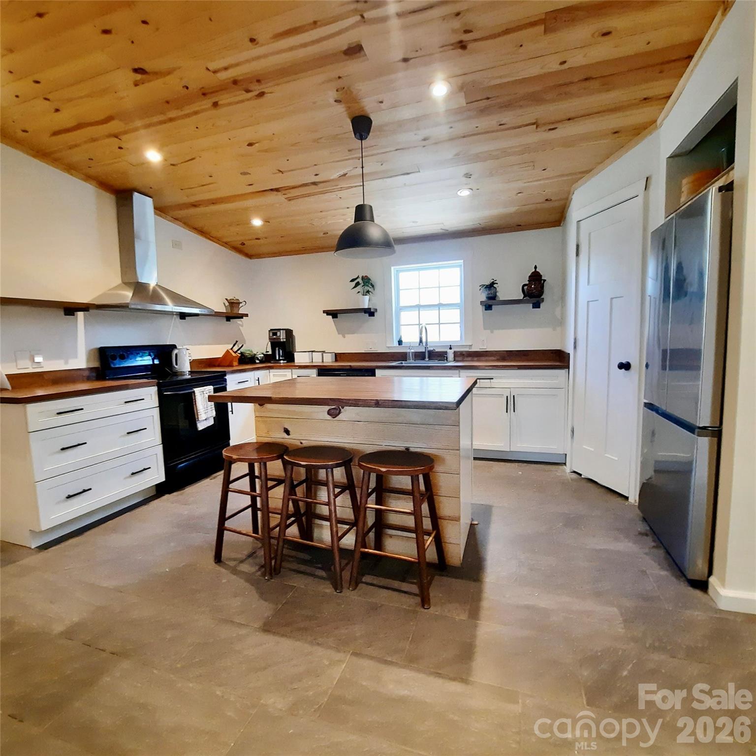 119 Grant Lane Saluda NC 28773