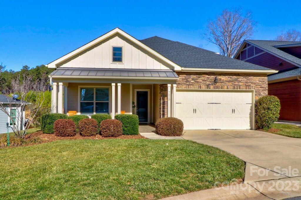 7215 Hanging Rock Court Denver NC 28037