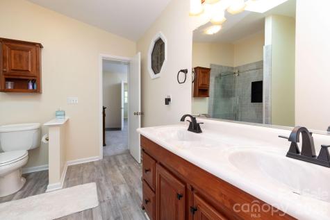 40 Wagon Road Asheville NC 28805