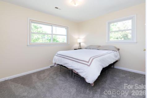 40 Wagon Road Asheville NC 28805
