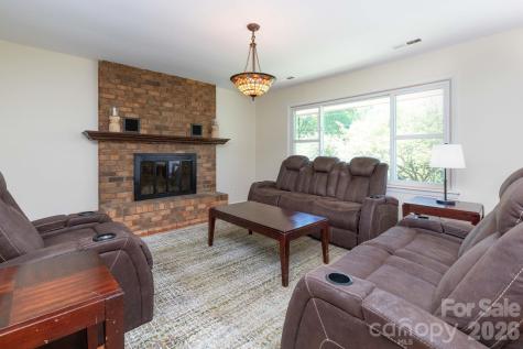 40 Wagon Road Asheville NC 28805