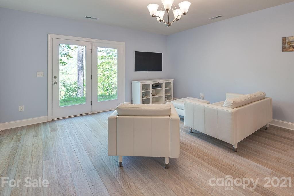6 Smokey Road Asheville NC 28803